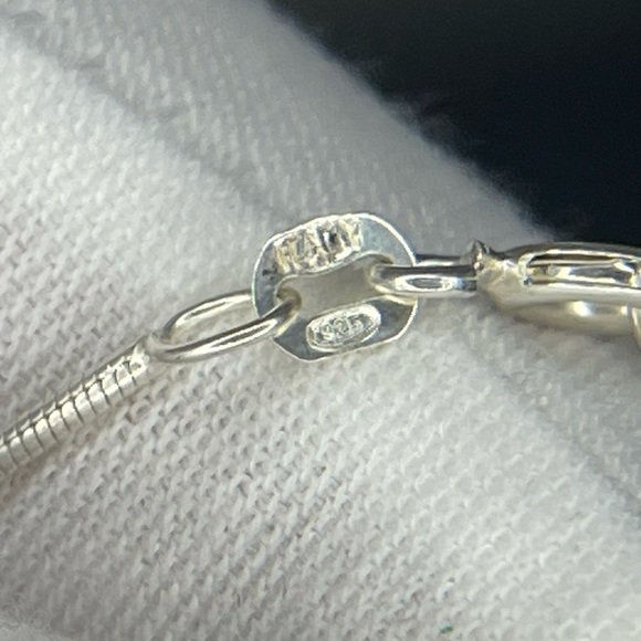 925 Sterling silver, EA Diamond Cross necklace - Picture 6 of 8